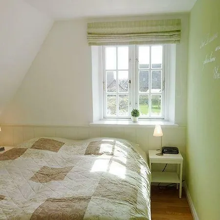 Laendliche-Idylle-Im-Haus-1-302801 *